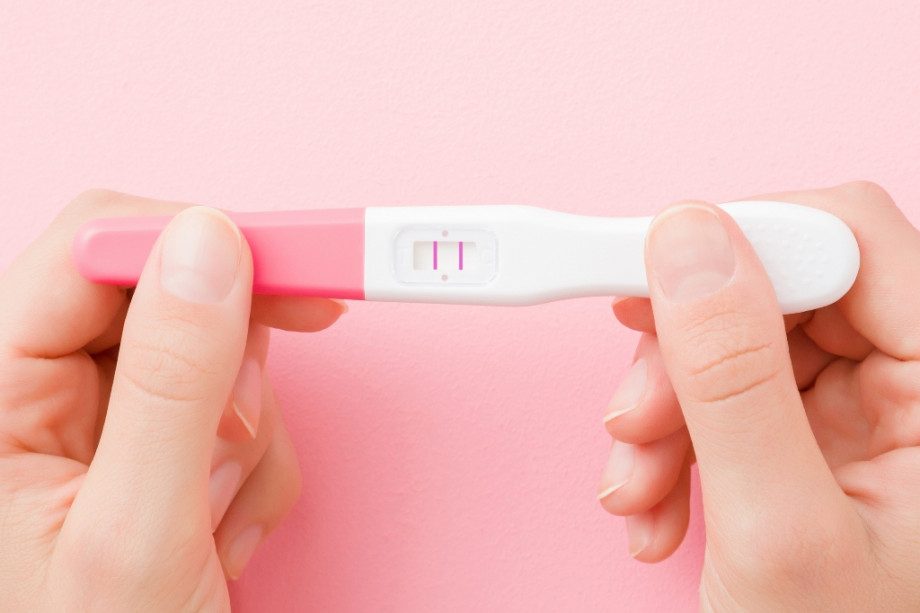 Признаки беременности на первой-второй неделе и после задержки менструации