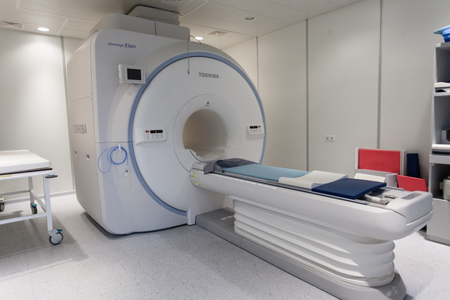 Магнітно-резонансна томографія хребта: безпечно та безболісно