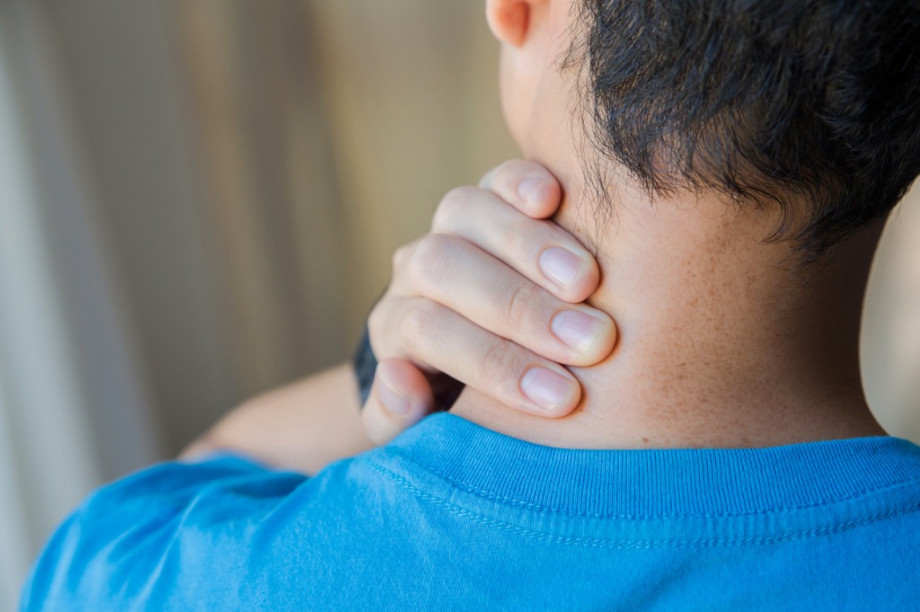 Біль у потилиці – про що свідчить, симптоматичне лікування